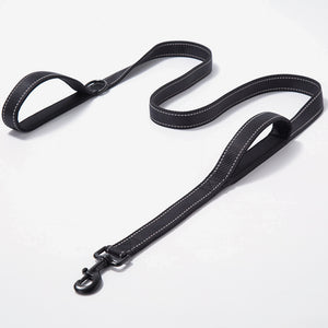 Black Pawtrek nylon dog leash with padded handle and durable clip – Australia
